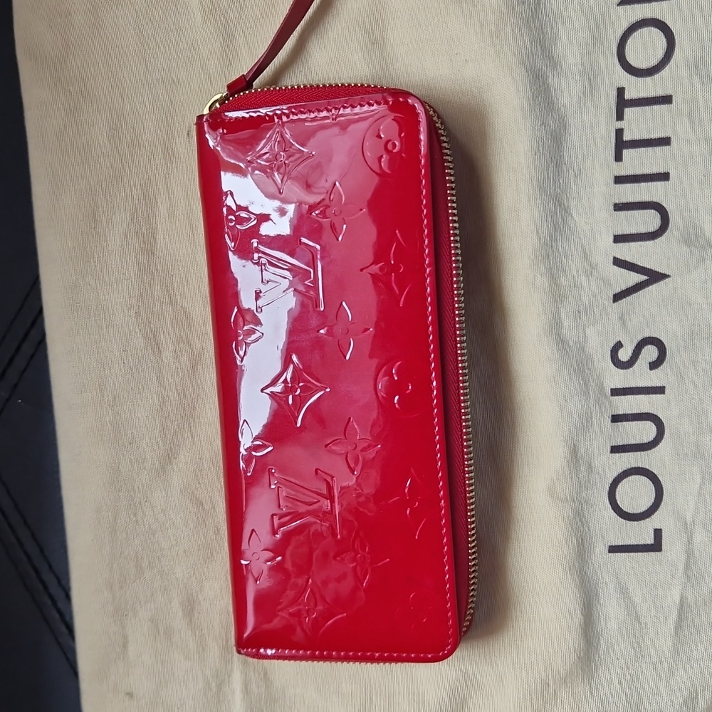 Louis Vuitton Red Wallet - Picture 8 of 8